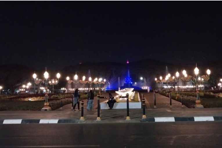 Alun-Alun Tugu Malang