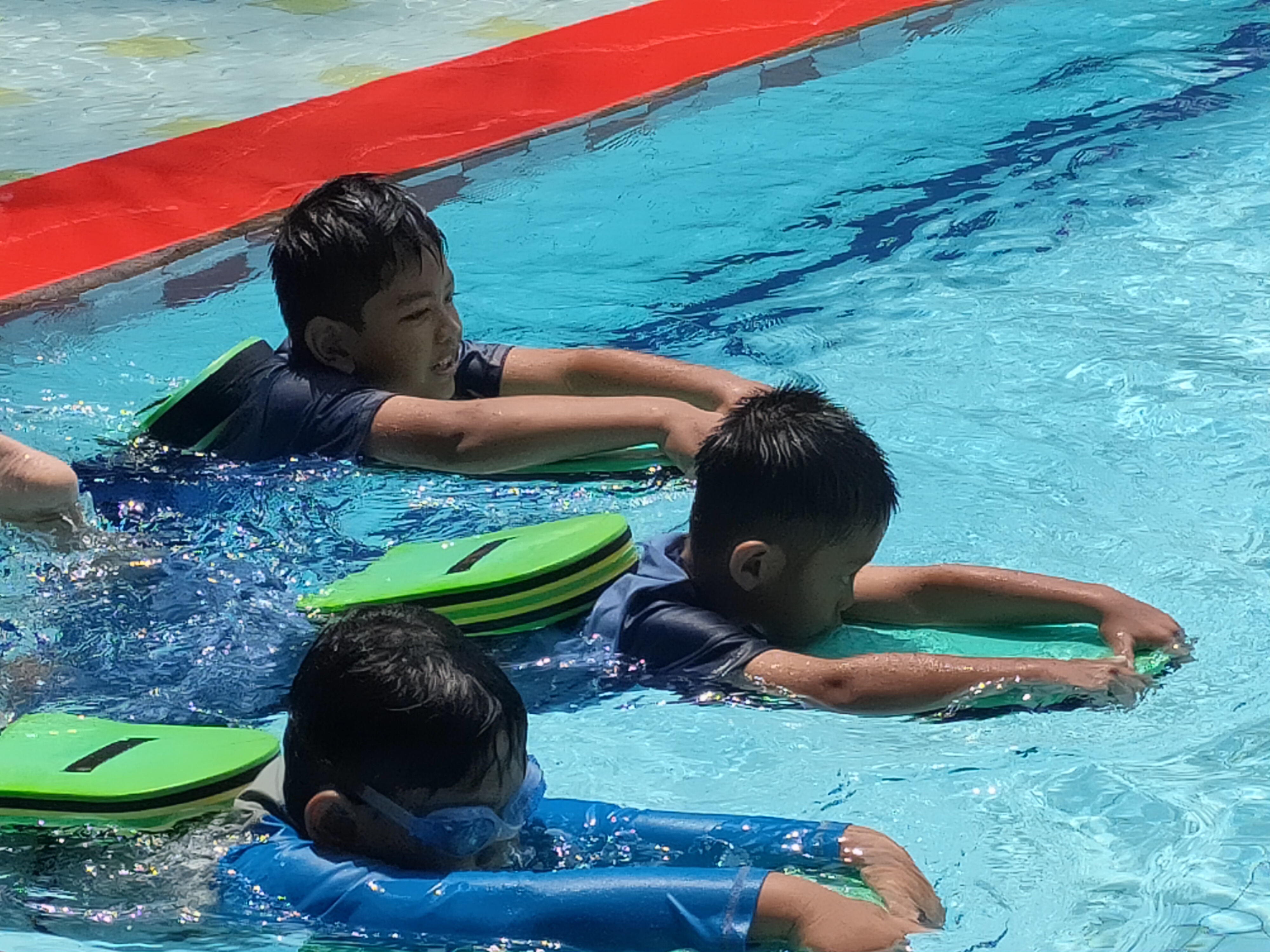 SEKOLAH RENANG