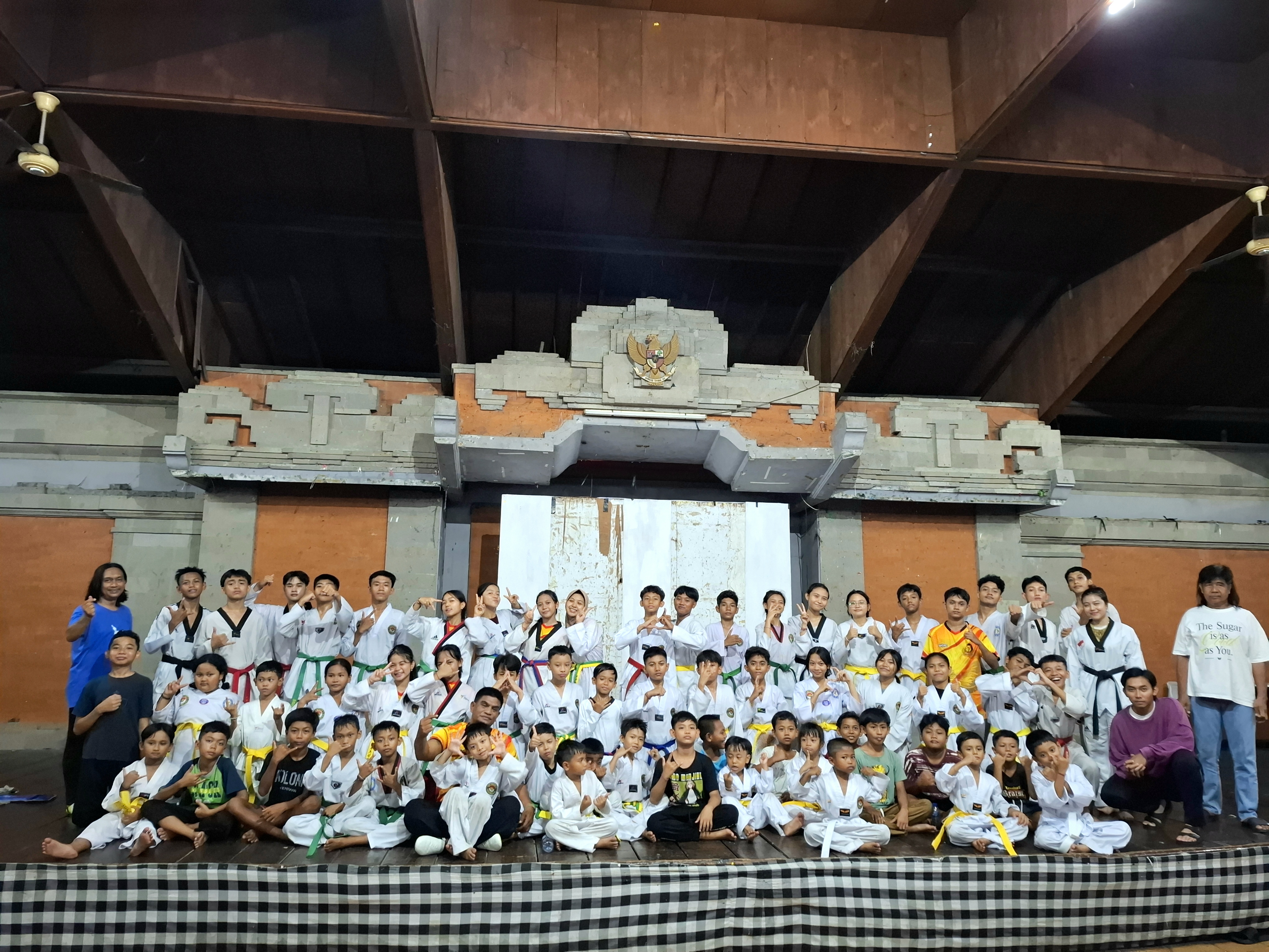 Dragon Taekwondo Club (usia 8 - 18 tahun) 2