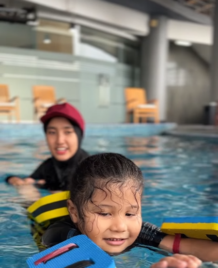 Coba Kelas Renang Anak di Bekasi 2