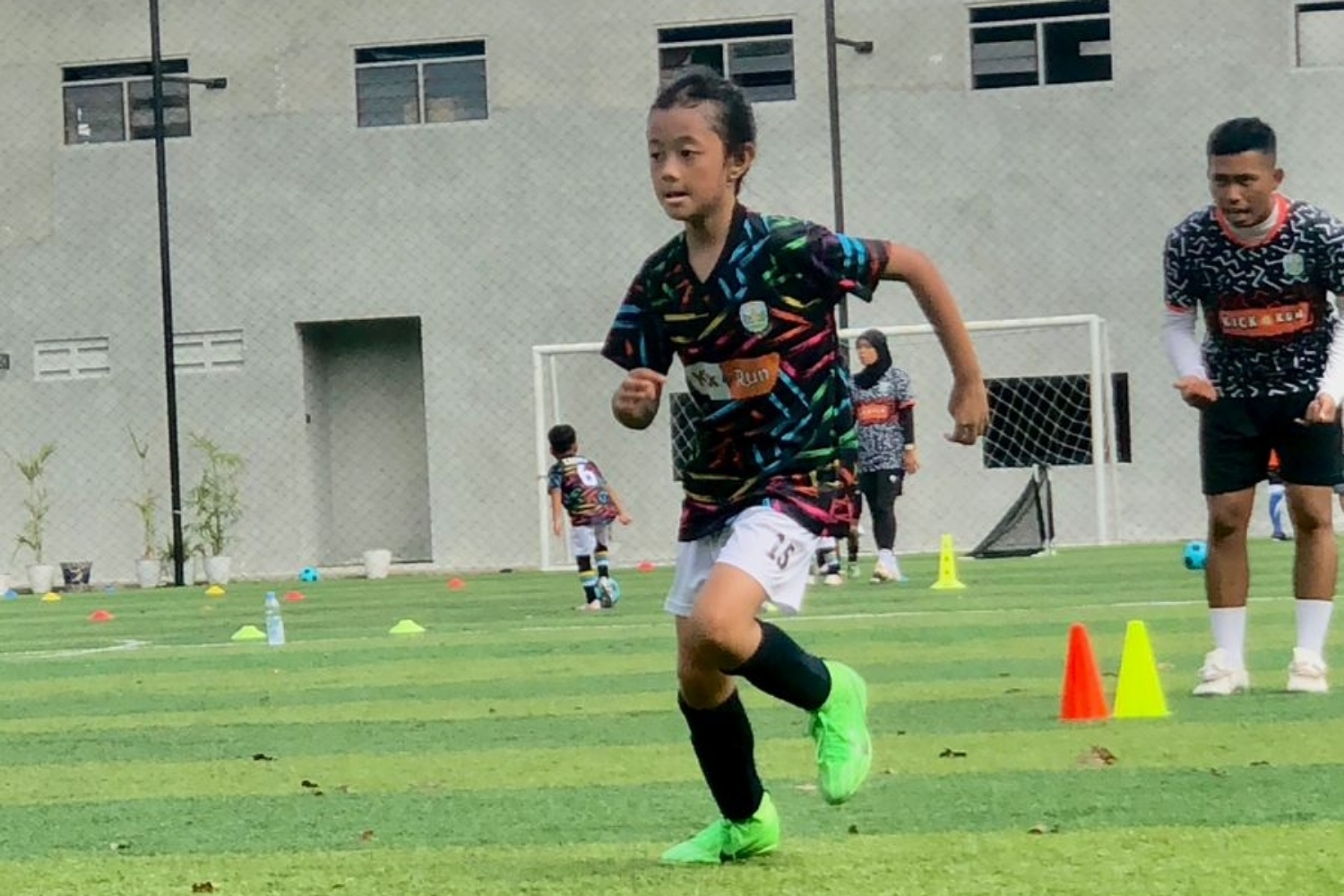 Kick and Run Soccer Class (Cabang Revo7) 3
