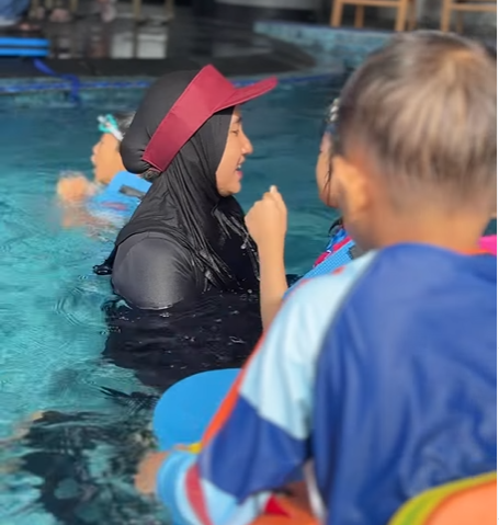 Coba Kelas Renang Anak di Bekasi