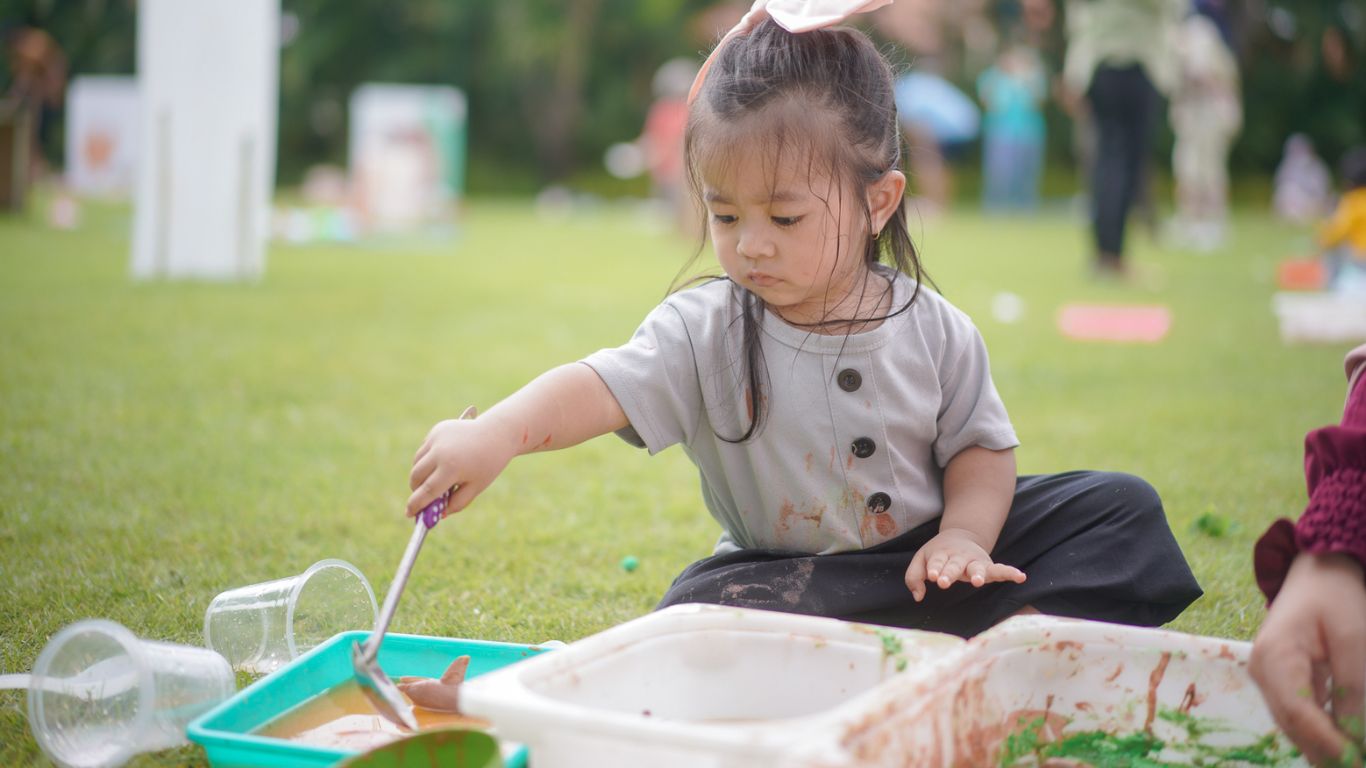 Stimulating a Child's Senses Through Simple Sensory Play