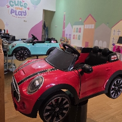 Cuts and Play: kids and family salon, photo 1